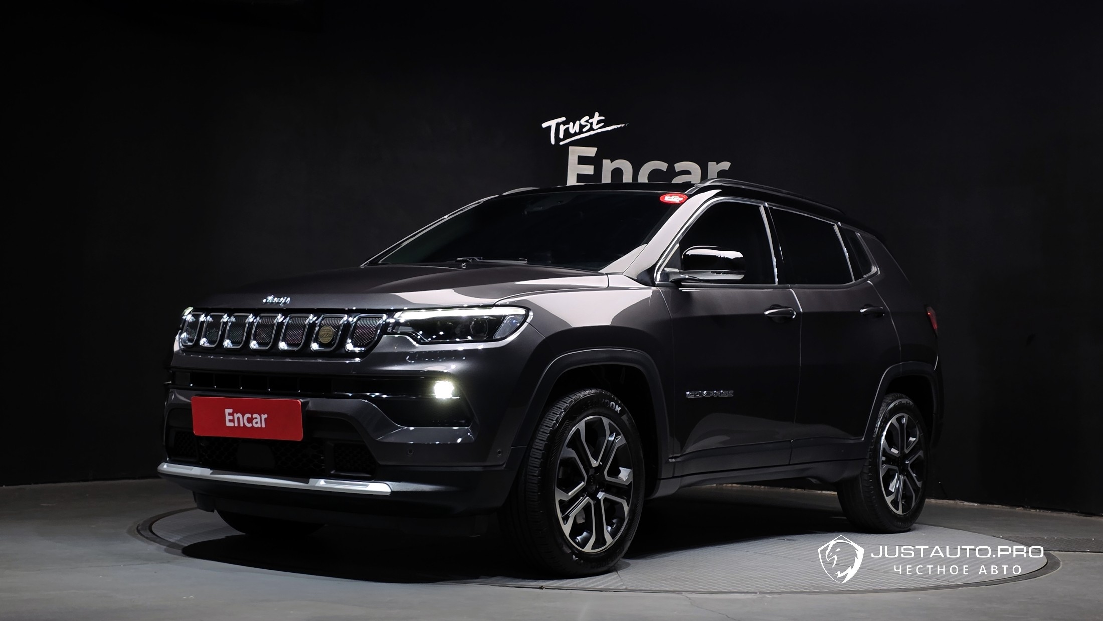 Автомобиль Jeep Compass