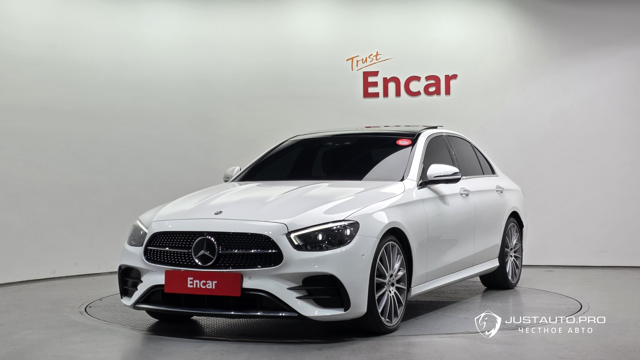 Автомобиль Mercedes-Benz E-Class