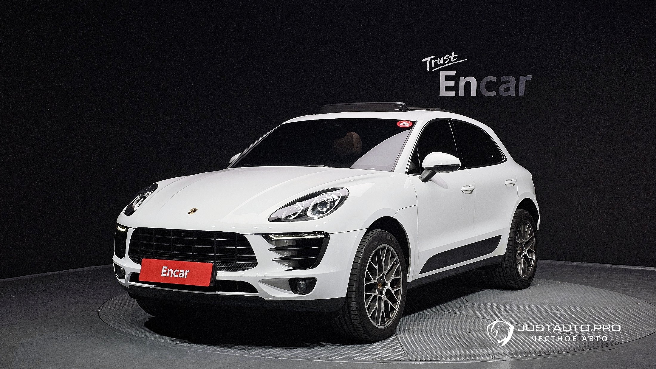 Автомобиль Porsche Macan