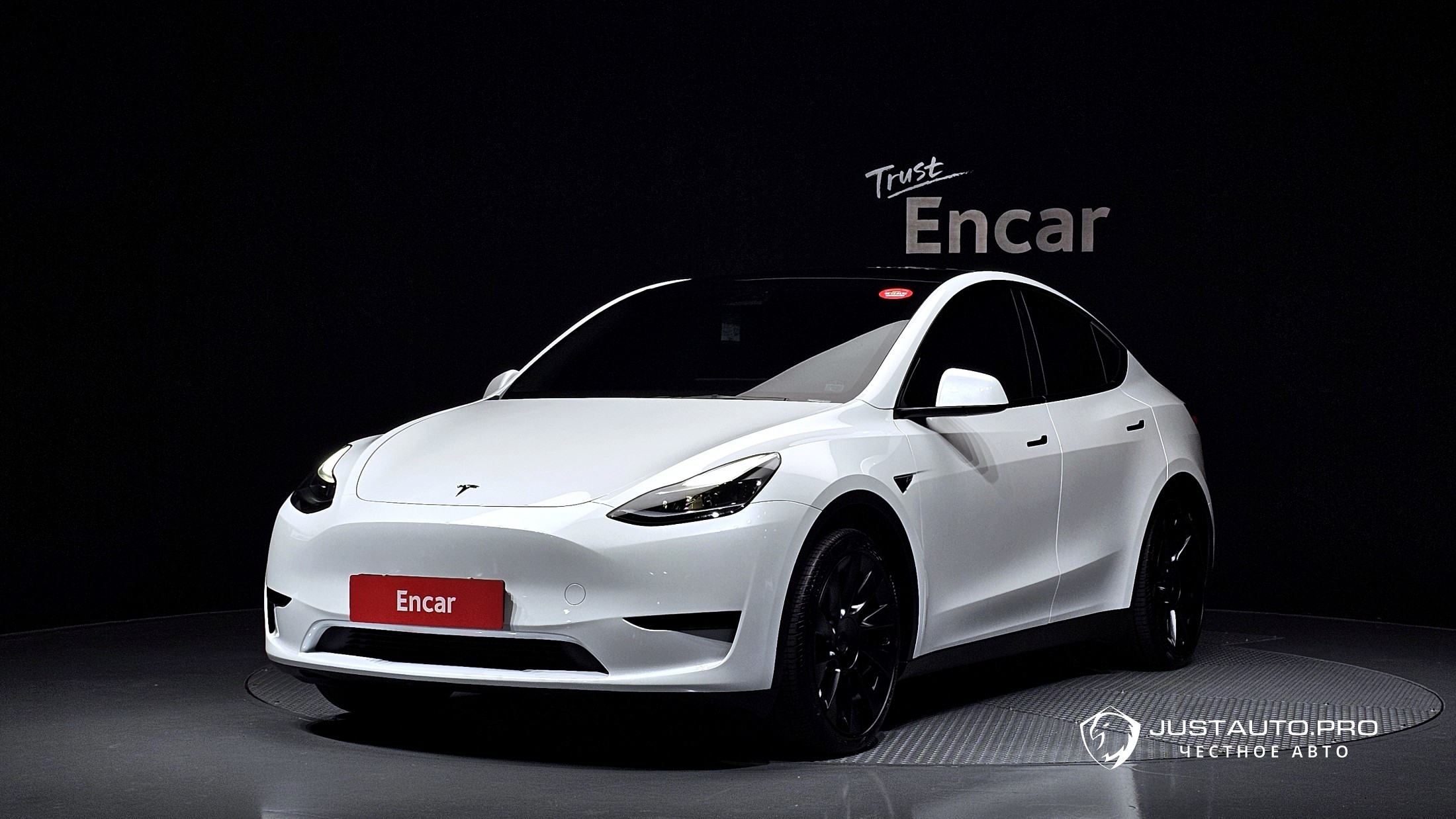 Автомобиль Tesla Model Y