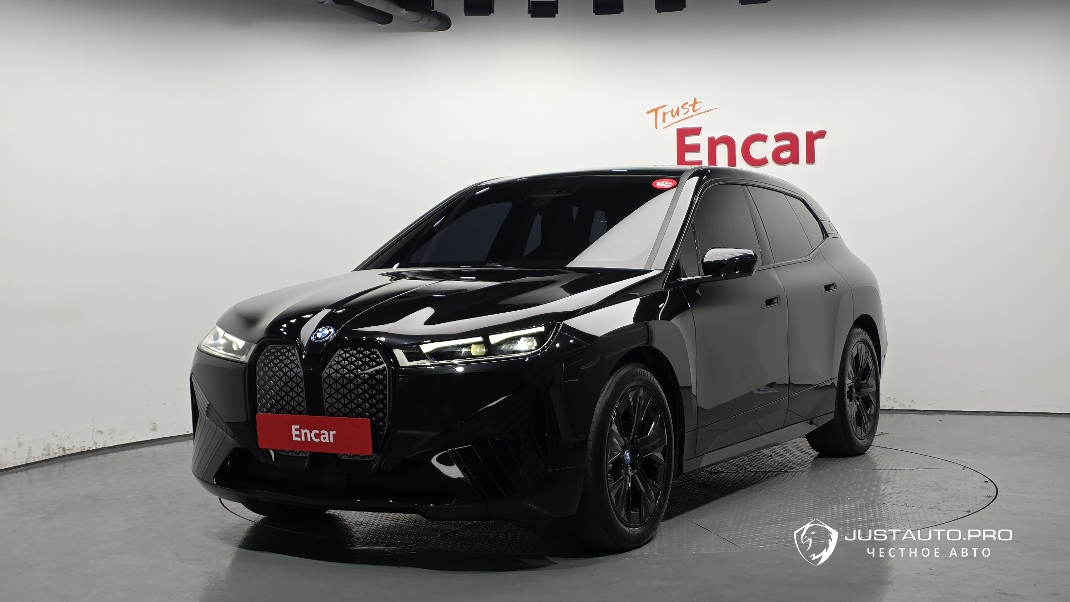 Автомобиль BMW iX