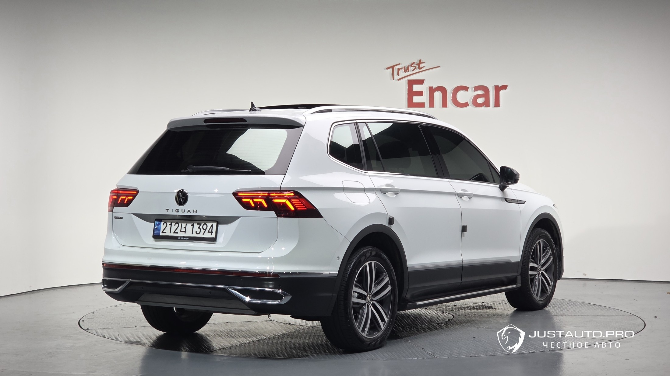 Автомобиль Volkswagen Tiguan