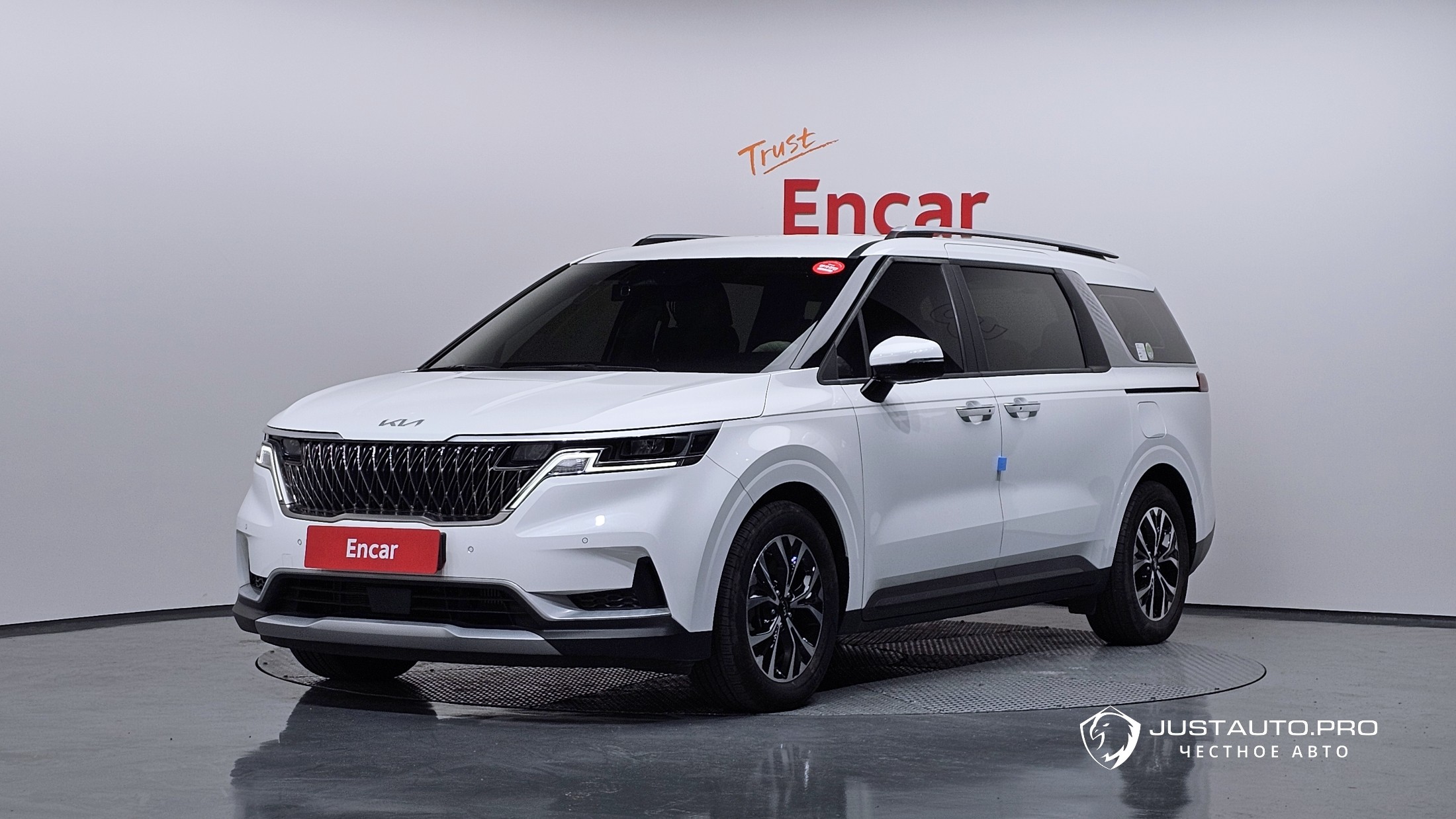 Автомобиль Kia Canival