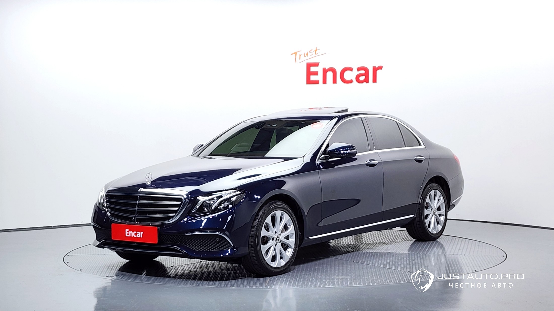 Автомобиль Mercedes-Benz E-Class