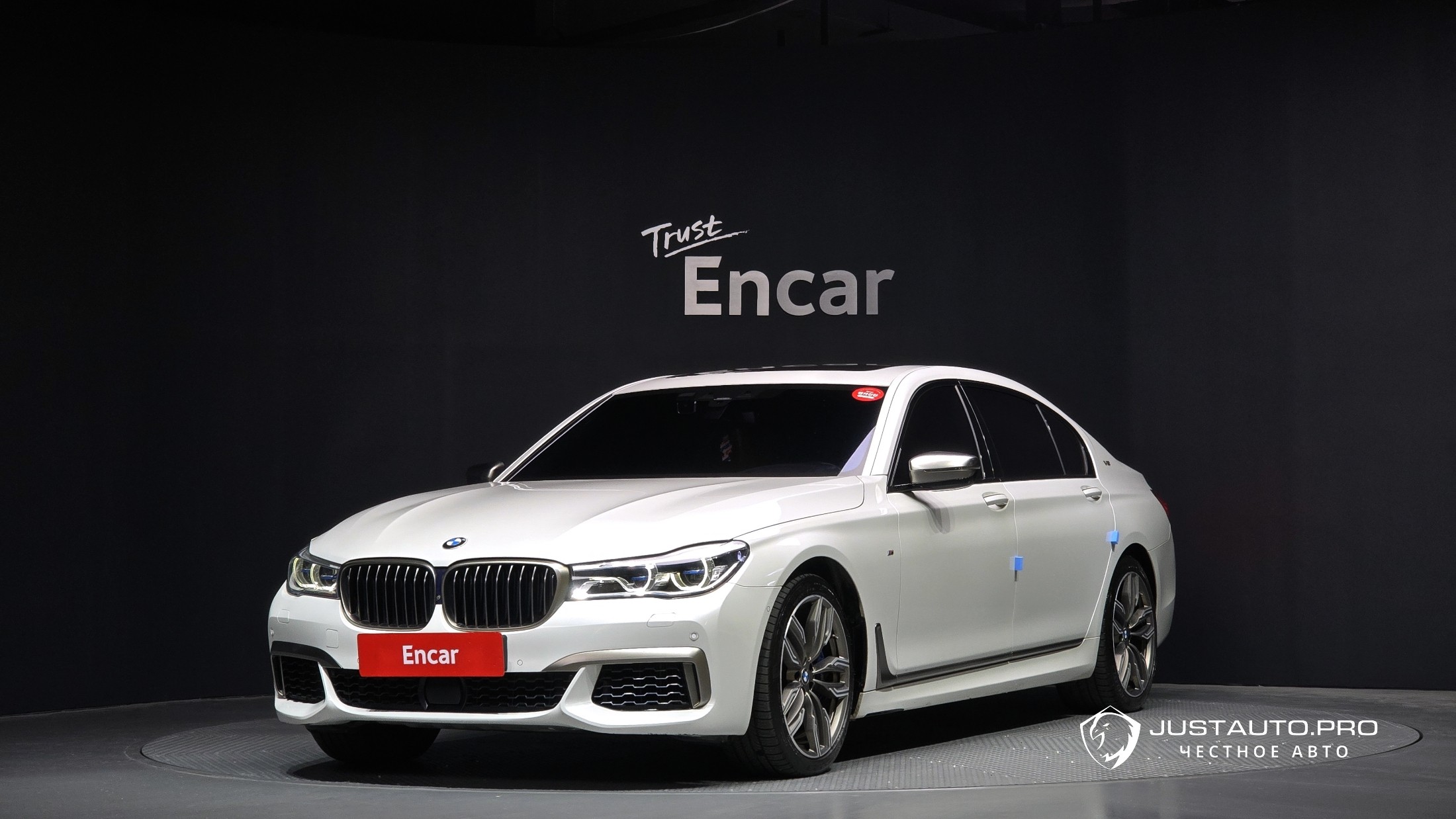 Автомобиль BMW 7-Series