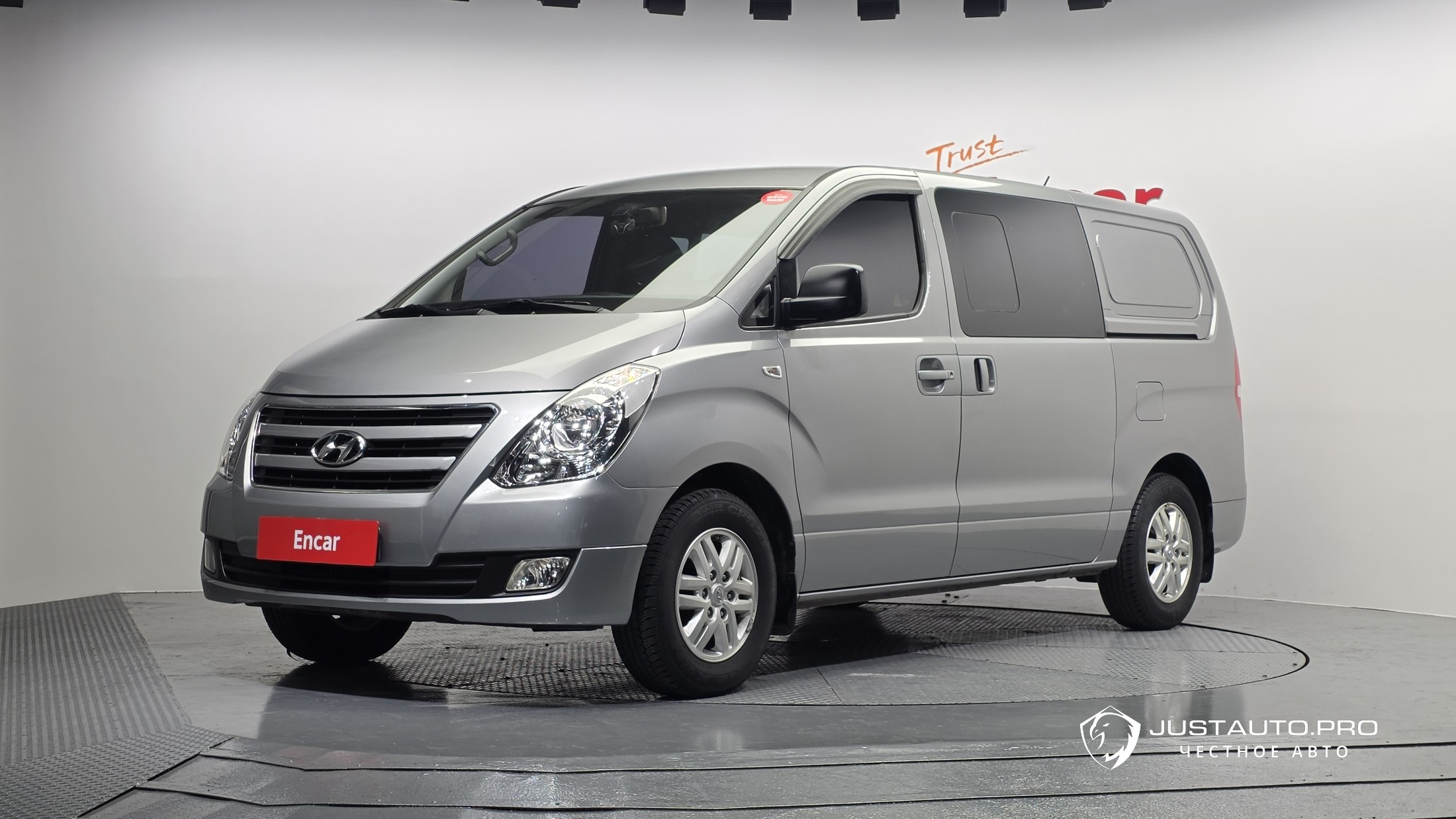 Автомобиль Hyundai Starex