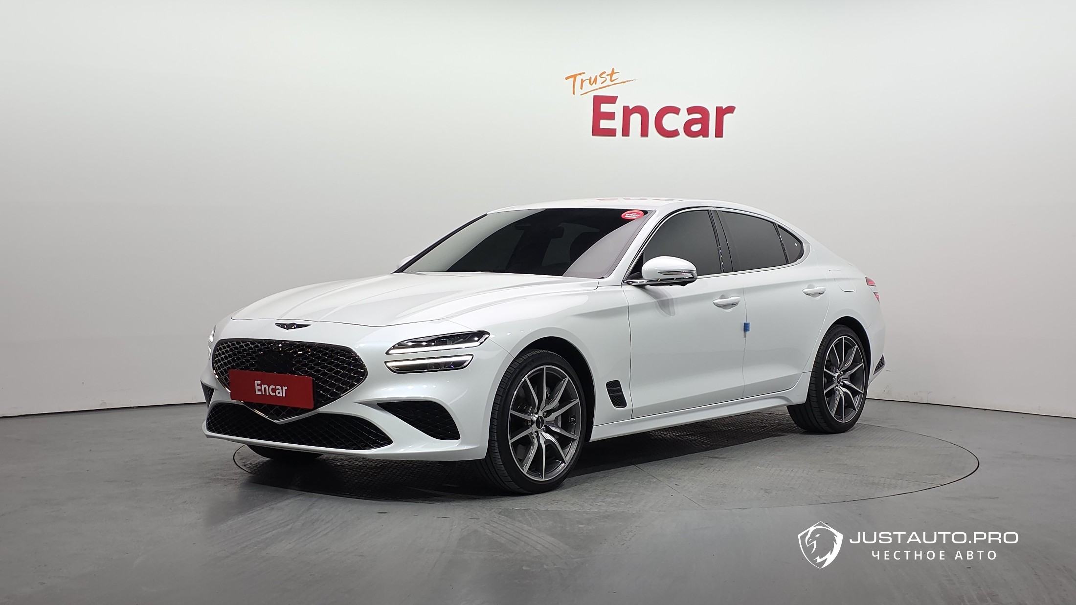 Автомобиль Genesis G70