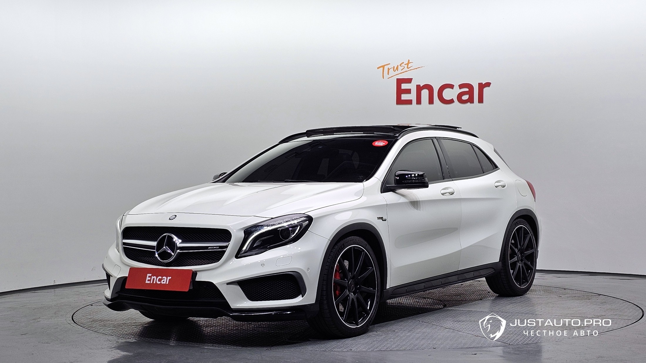 Автомобиль Mercedes-Benz GLA-Class