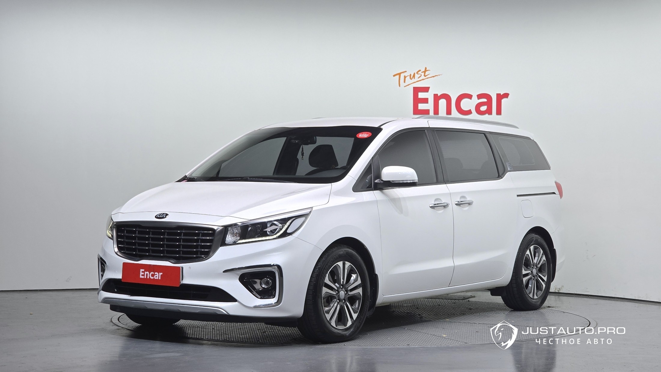 Автомобиль Kia Canival