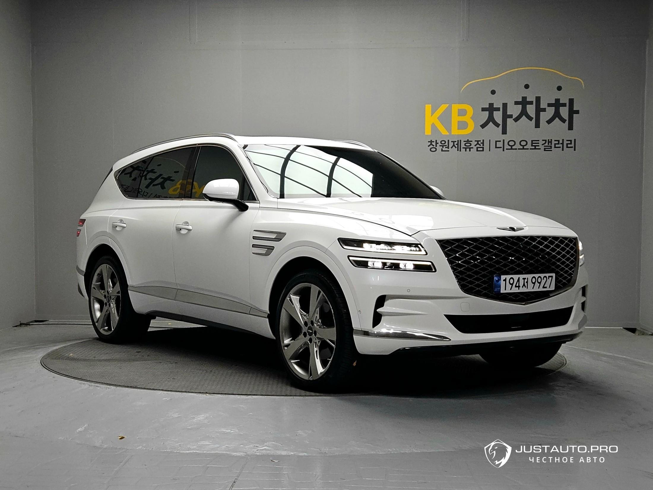 Автомобиль Genesis GV80