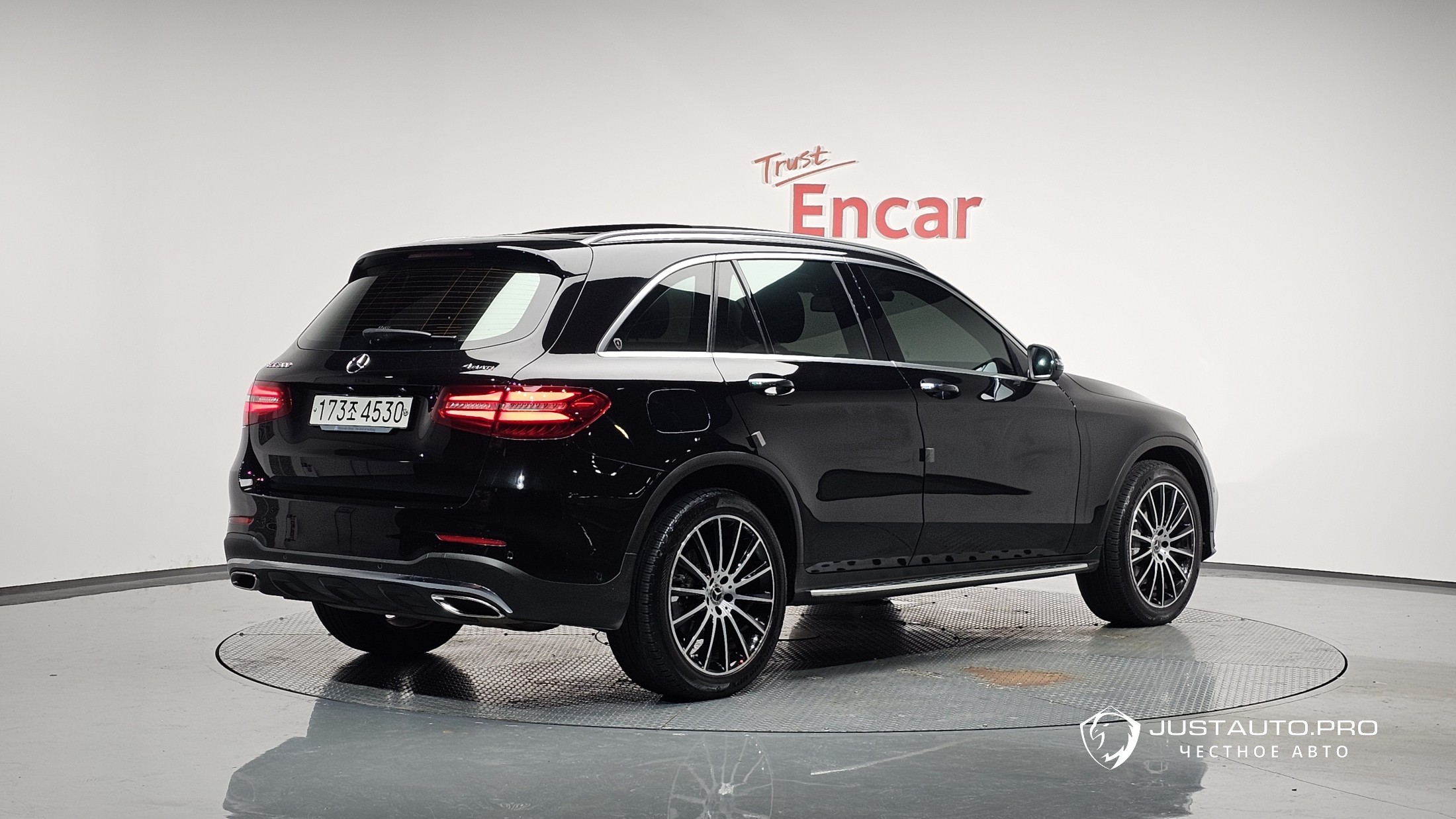 Автомобиль Mercedes-Benz GLC-Class