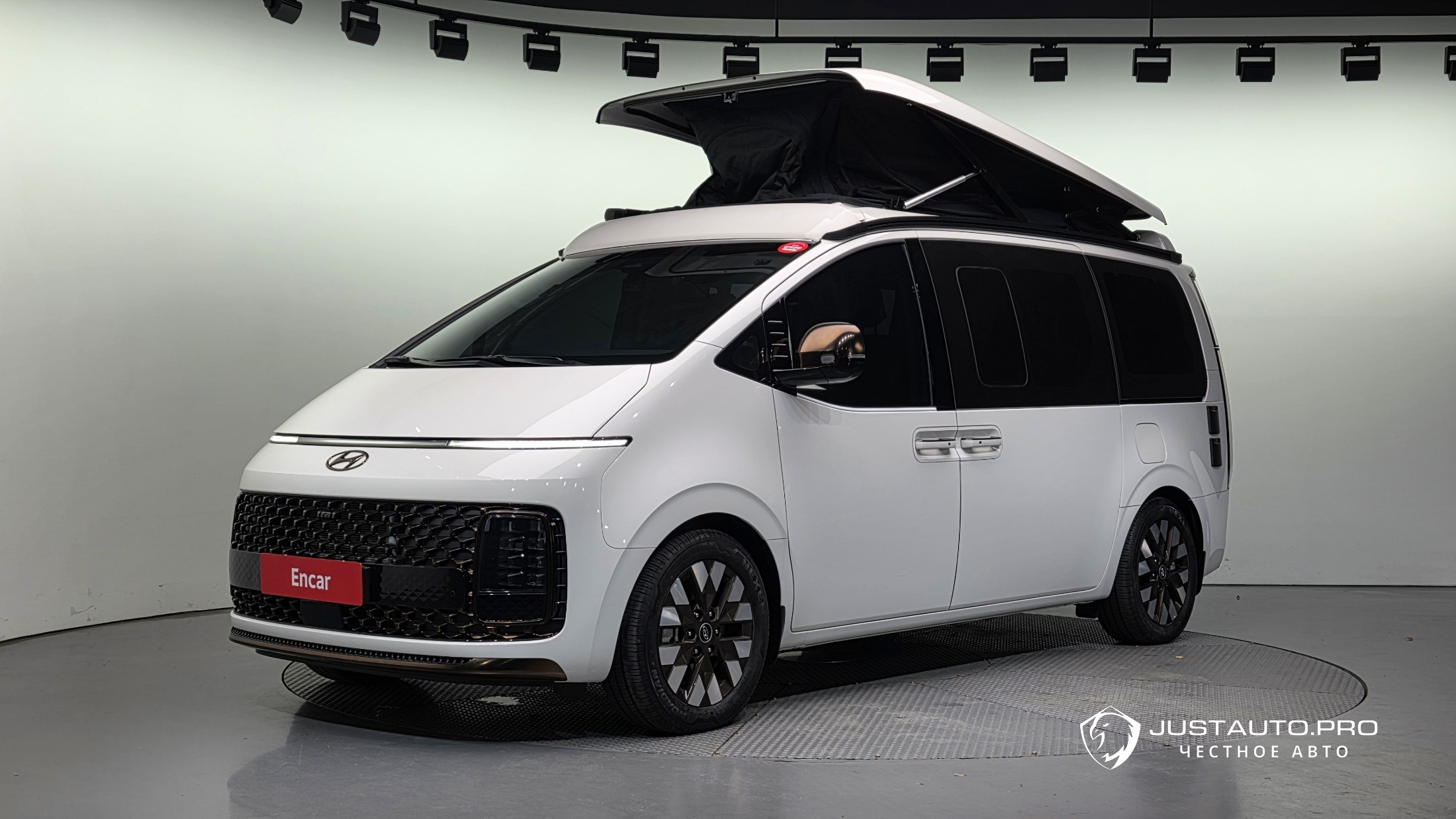 Автомобиль Hyundai Staria