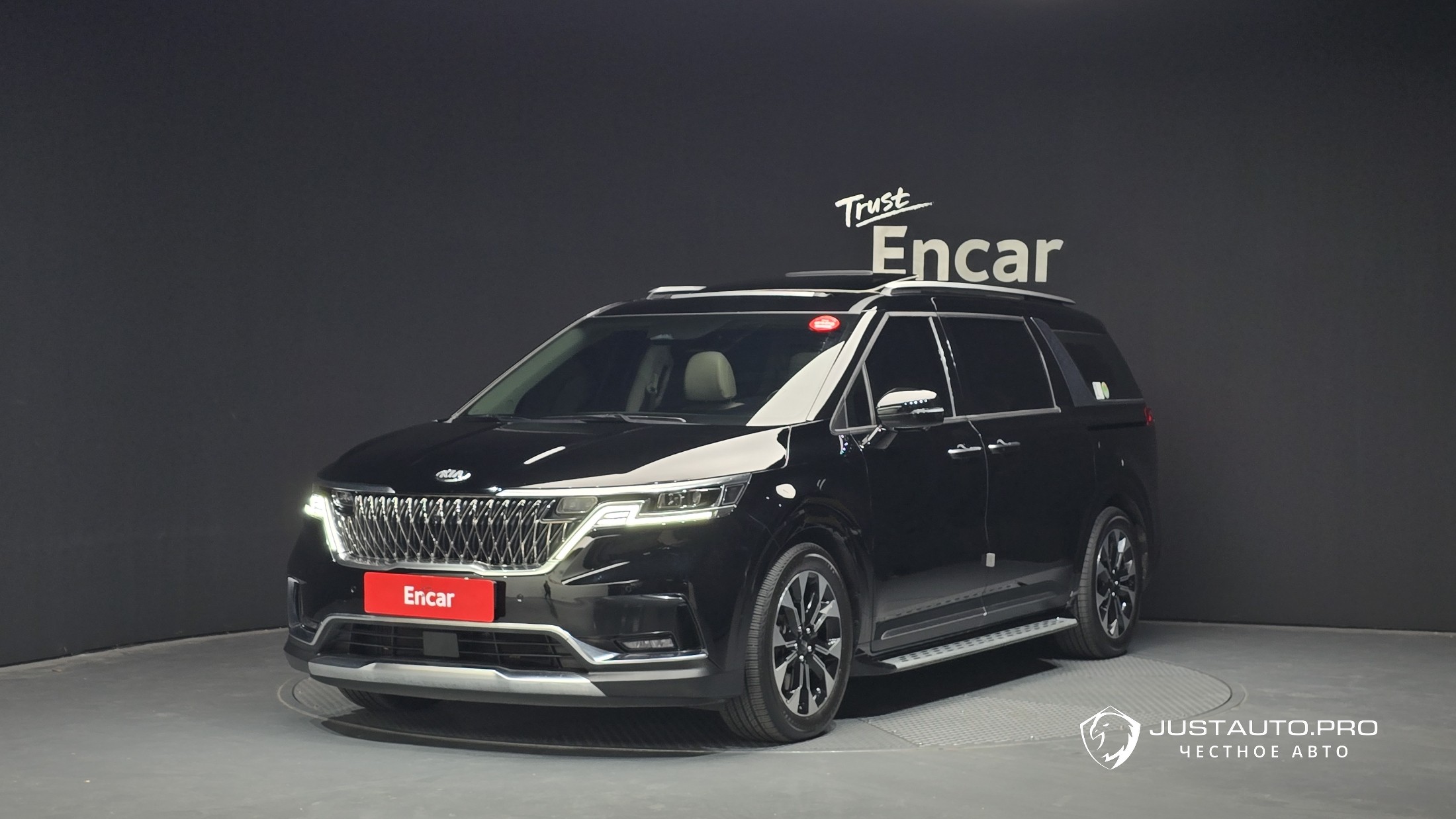 Автомобиль Kia Canival