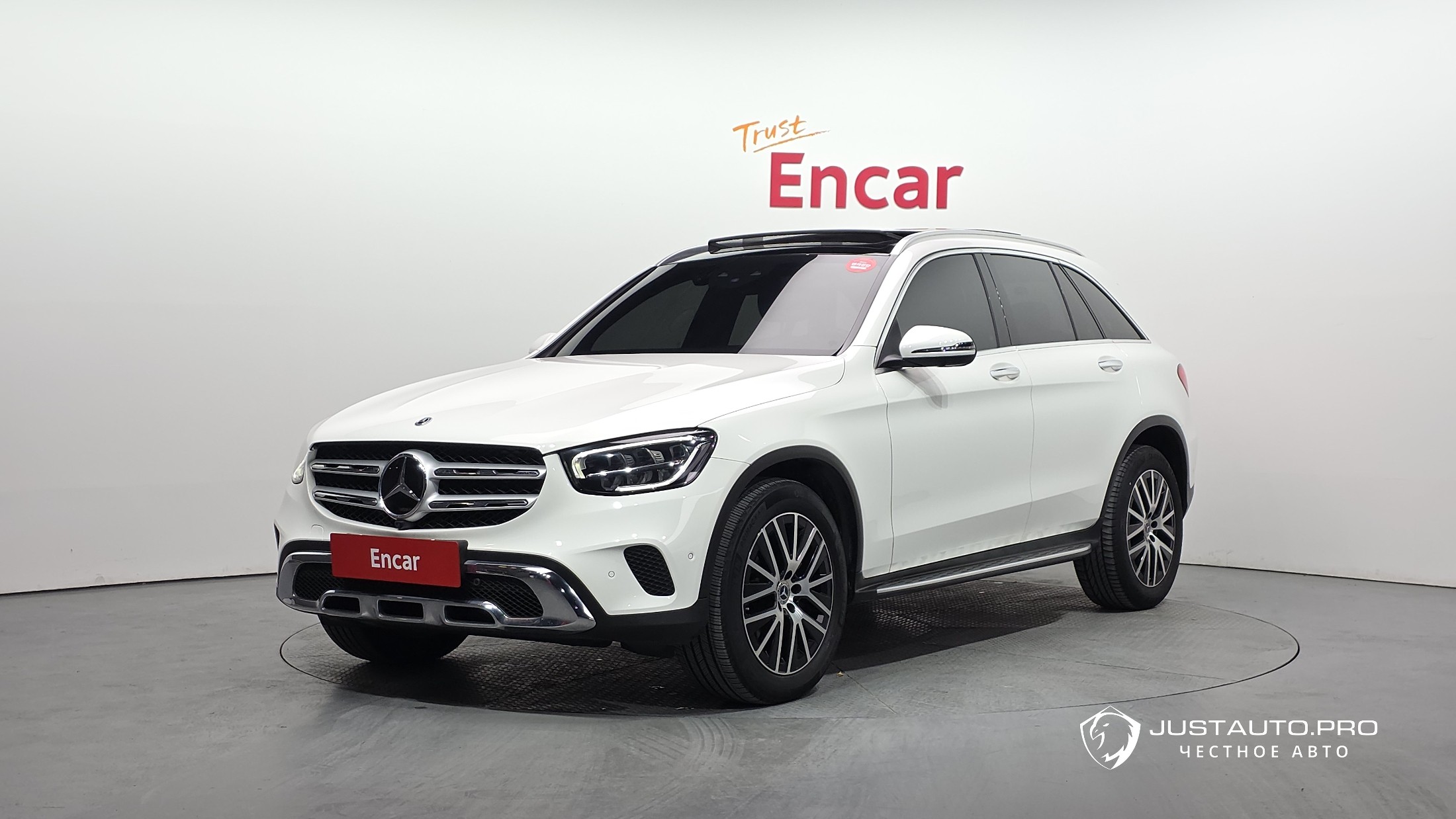 Автомобиль Mercedes-Benz GLC-Class
