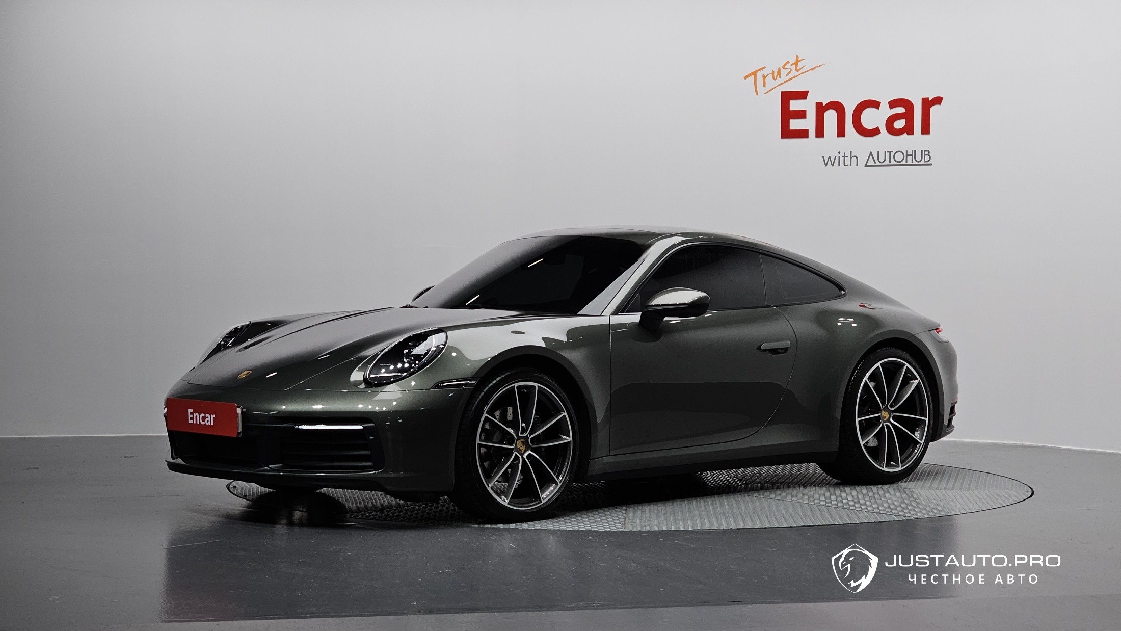 Автомобиль Porsche 911