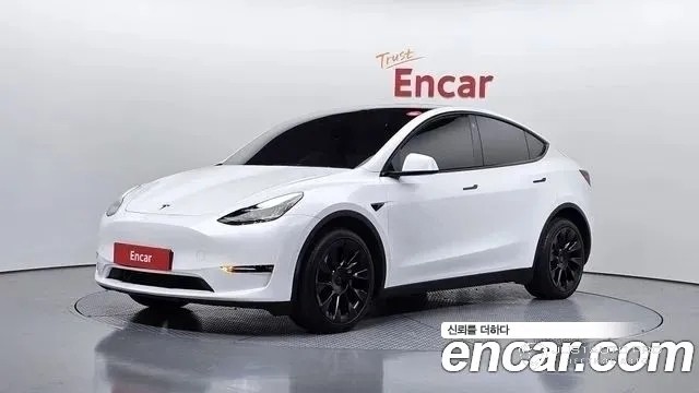 Автомобиль Tesla Model Y