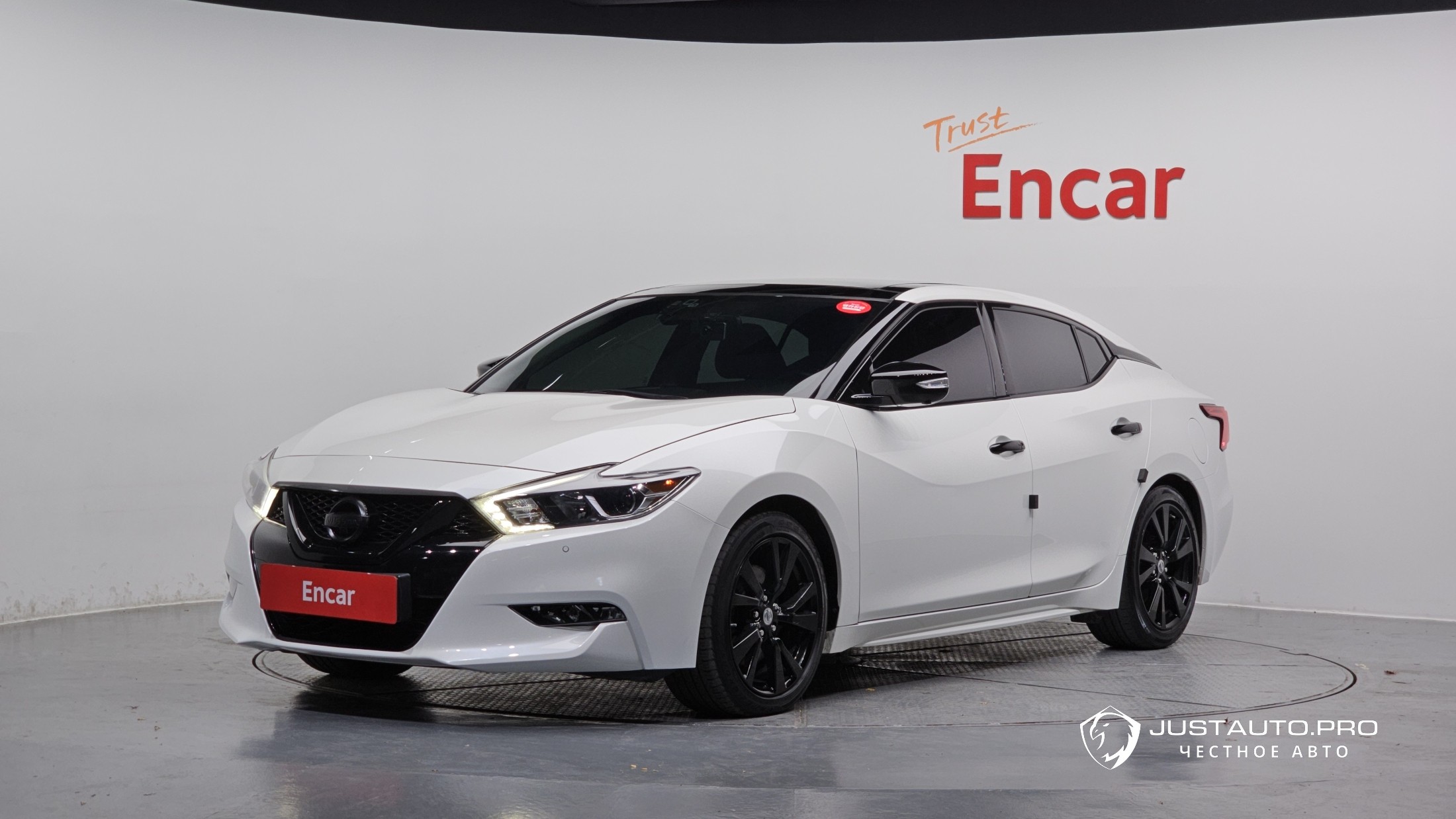 Автомобиль Nissan Maxima