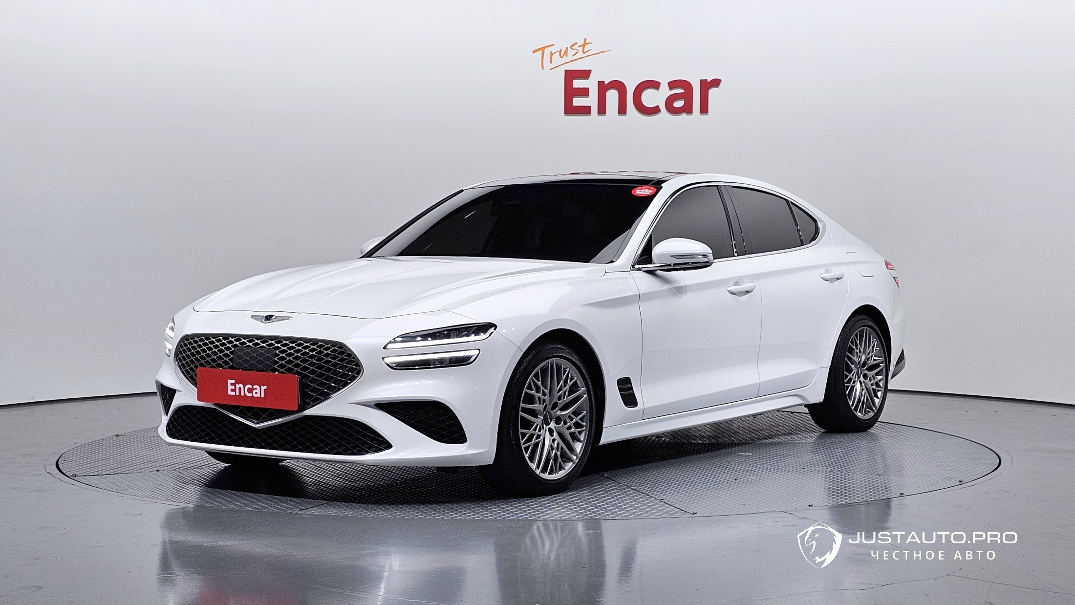 Автомобиль Genesis G70
