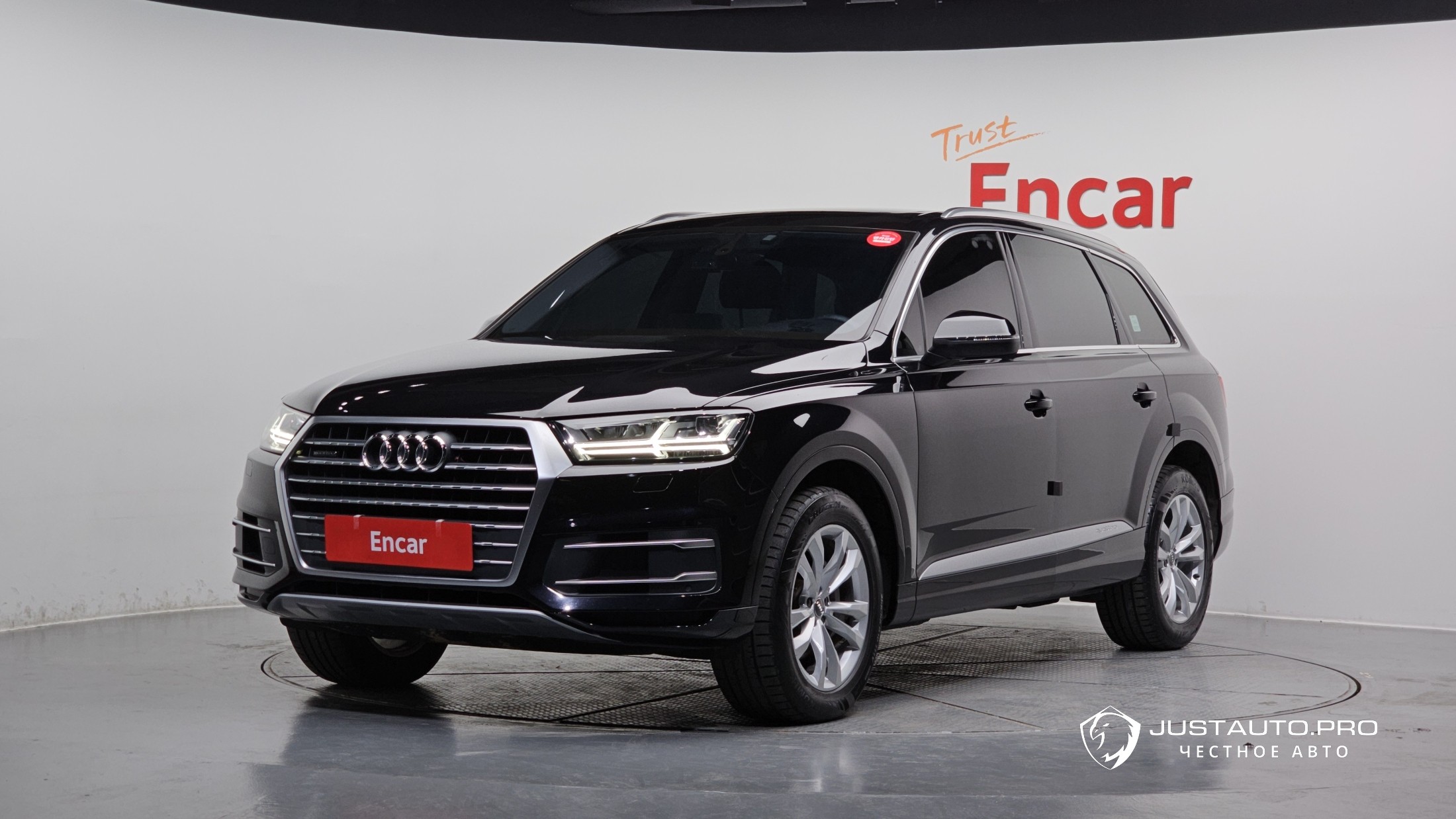 Автомобиль Audi Q7