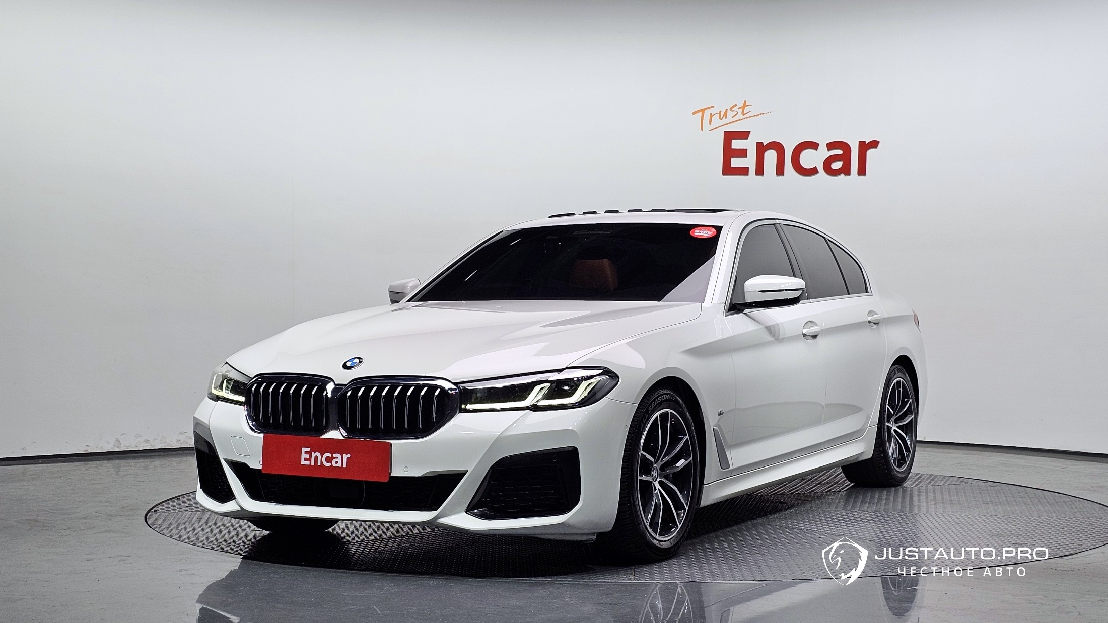 Автомобиль BMW 5-Series