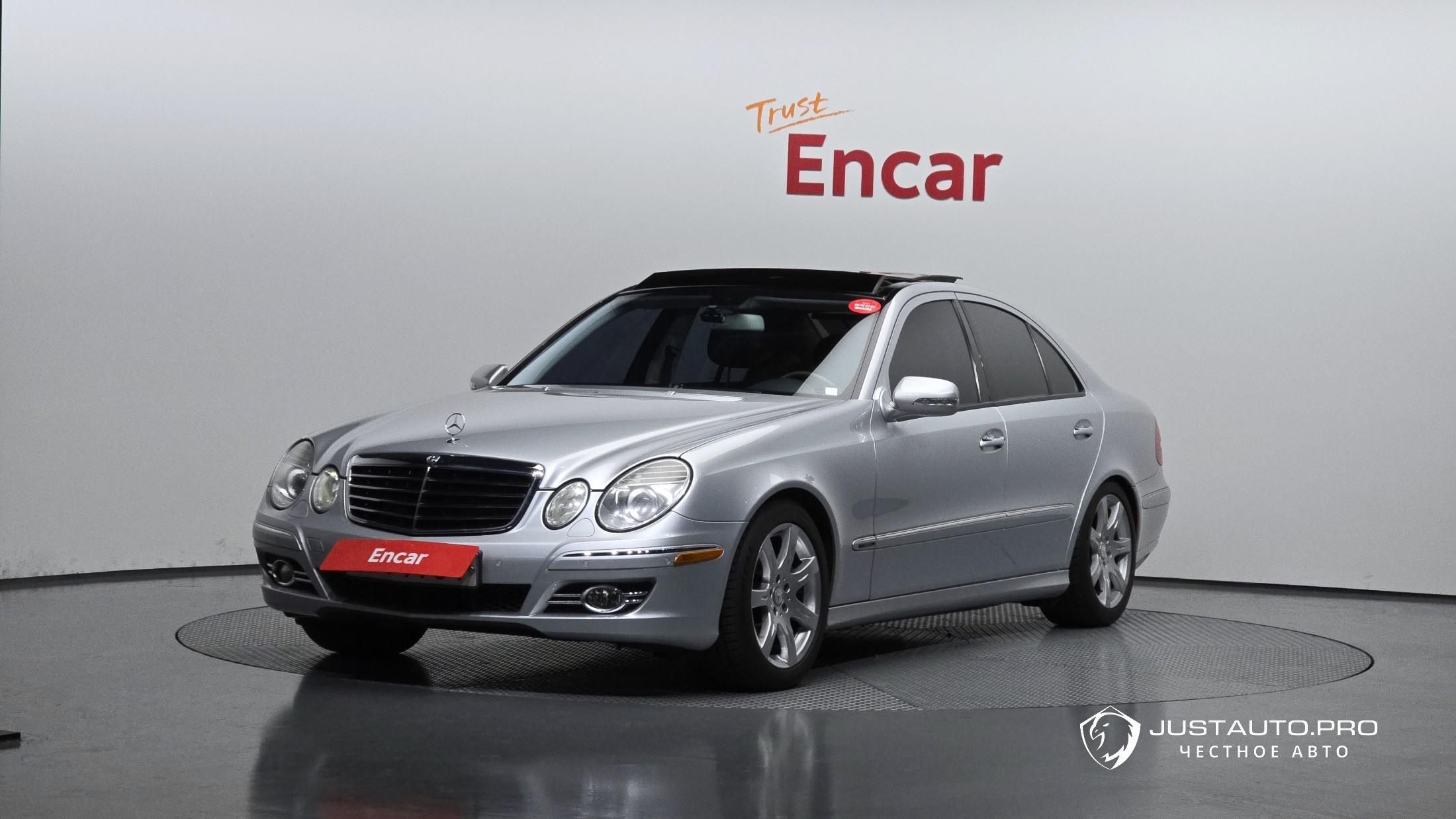 Автомобиль Mercedes-Benz E-Class