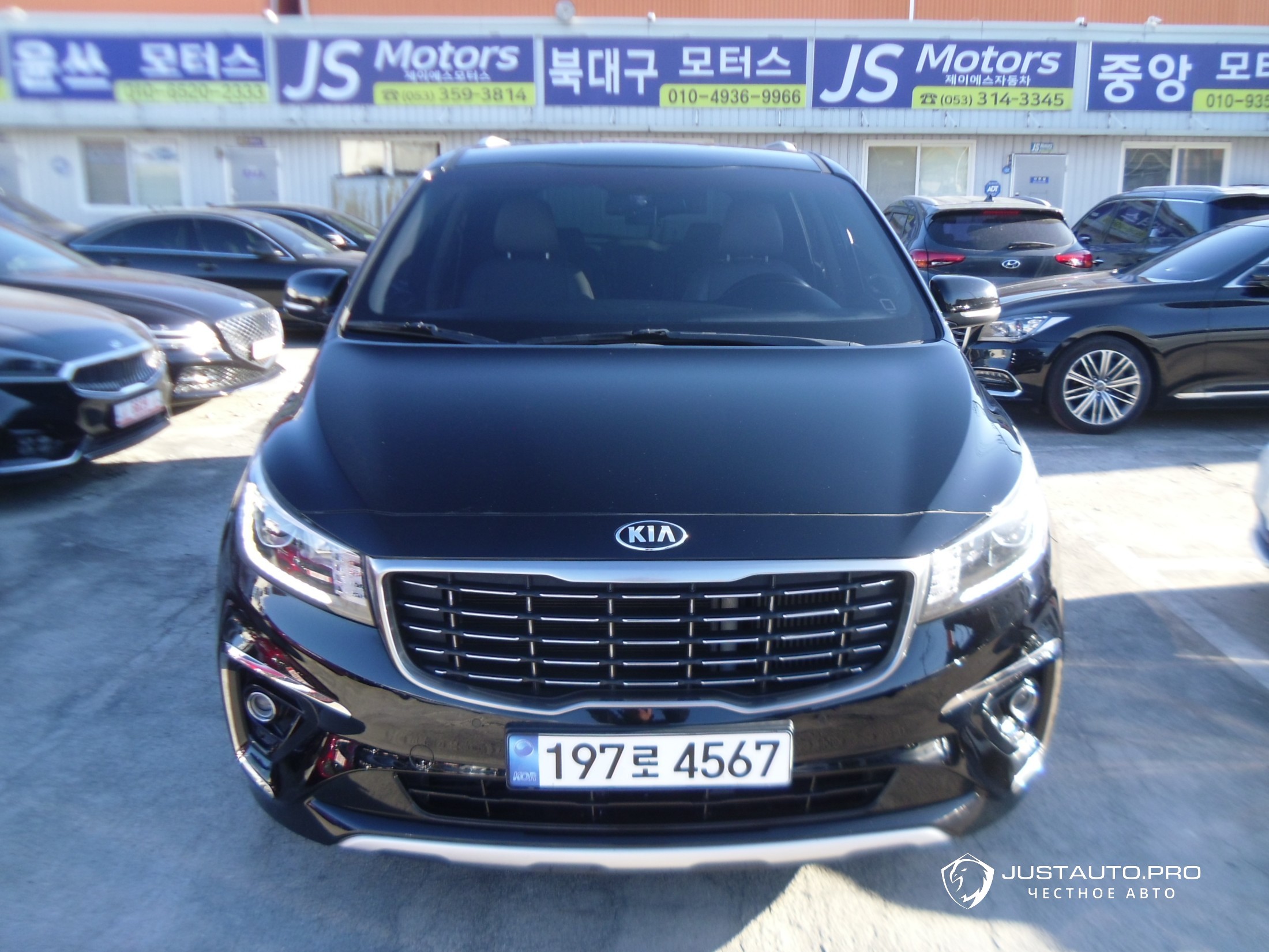 Автомобиль Kia Canival