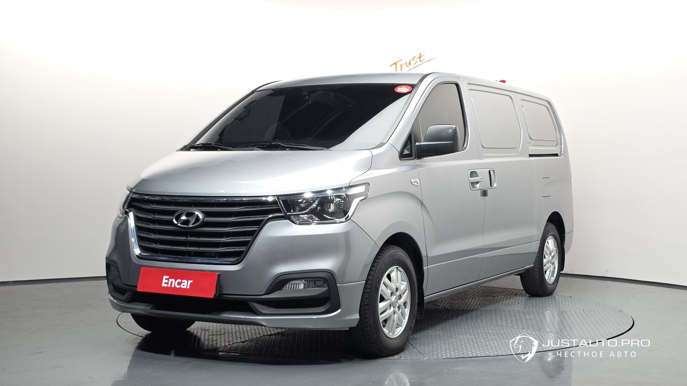 Автомобиль Hyundai Starex