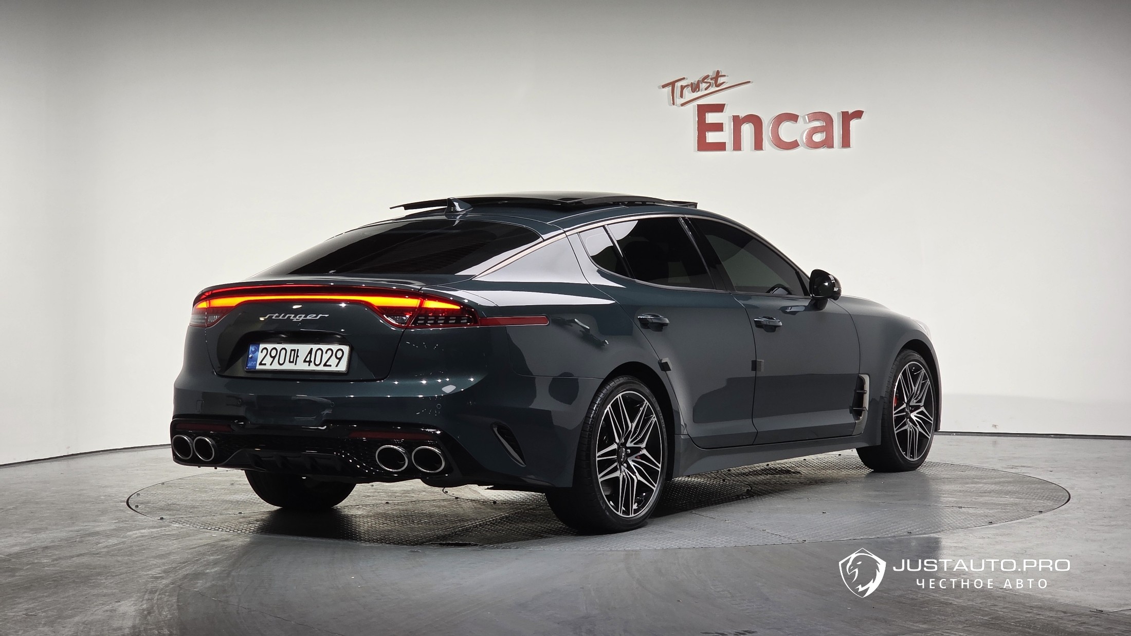 Автомобиль Kia Stinger