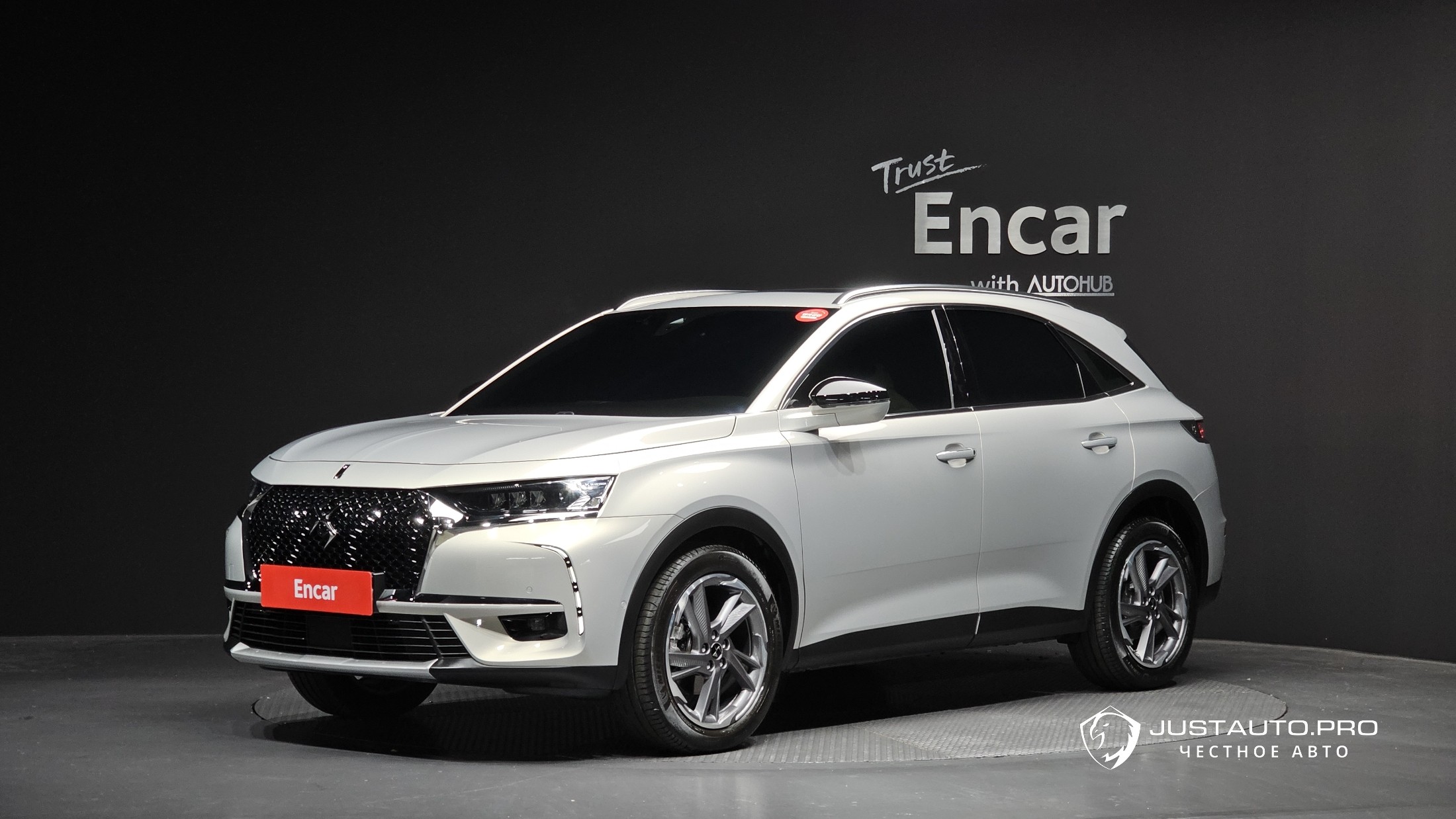 Автомобиль Citroen-DS DS7