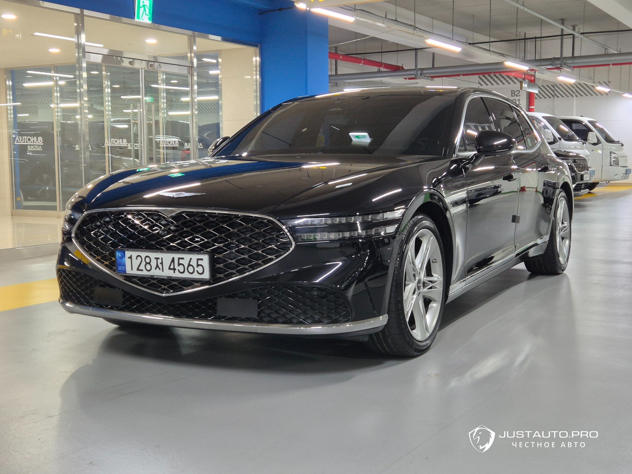 Автомобиль Genesis G90