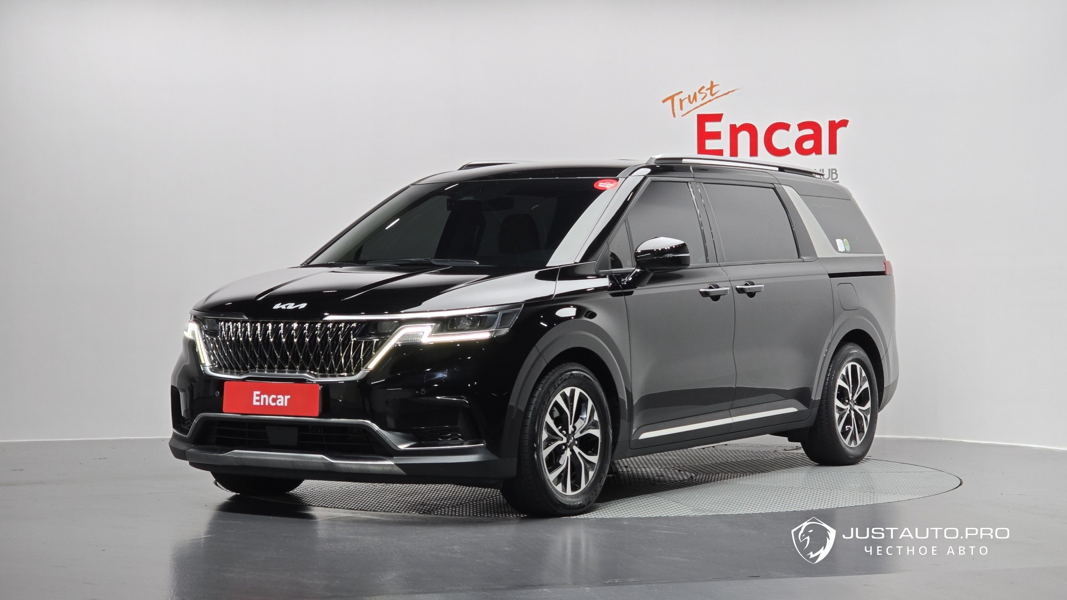 Автомобиль Kia Canival