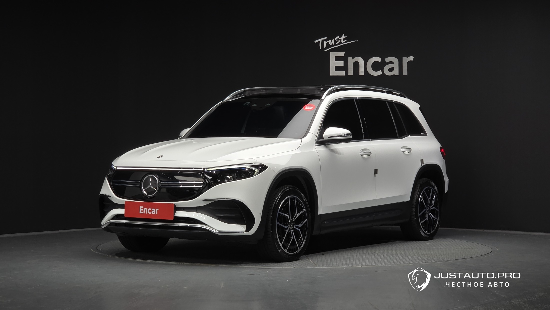 Автомобиль Mercedes-Benz EQB