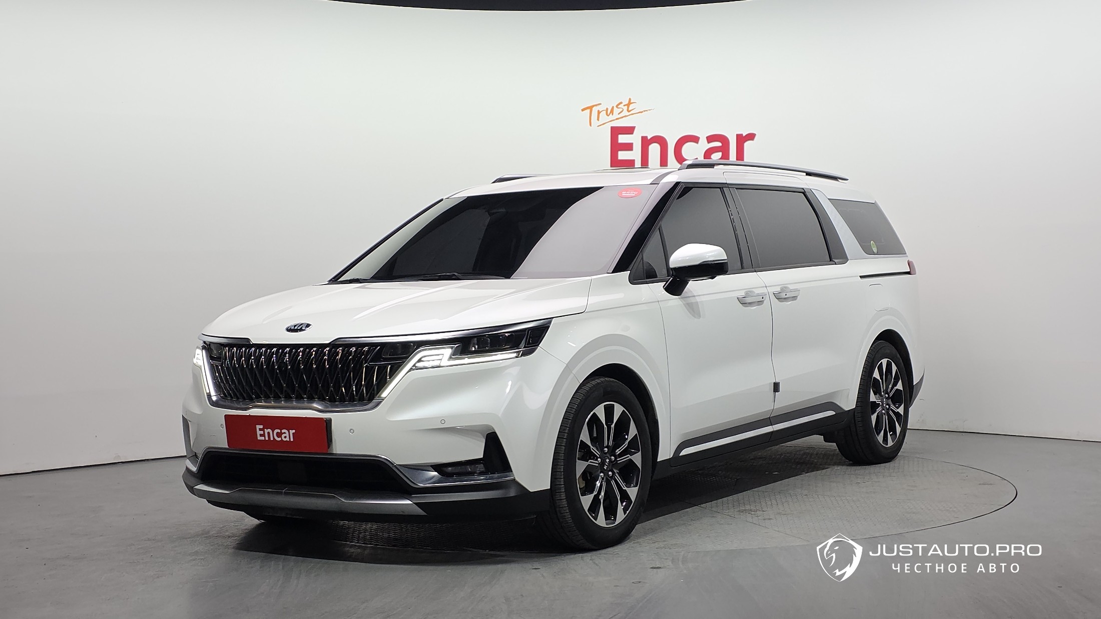 Автомобиль Kia Canival