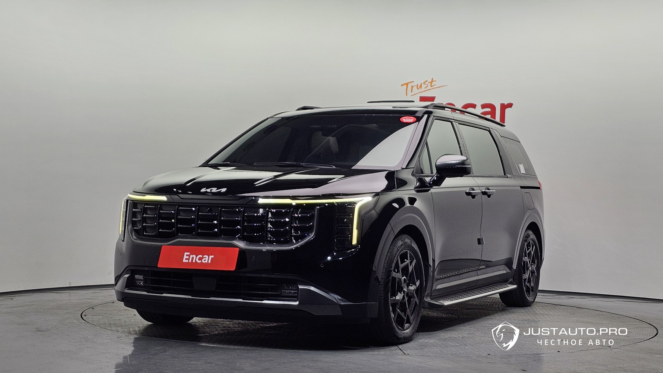 Автомобиль Kia Canival