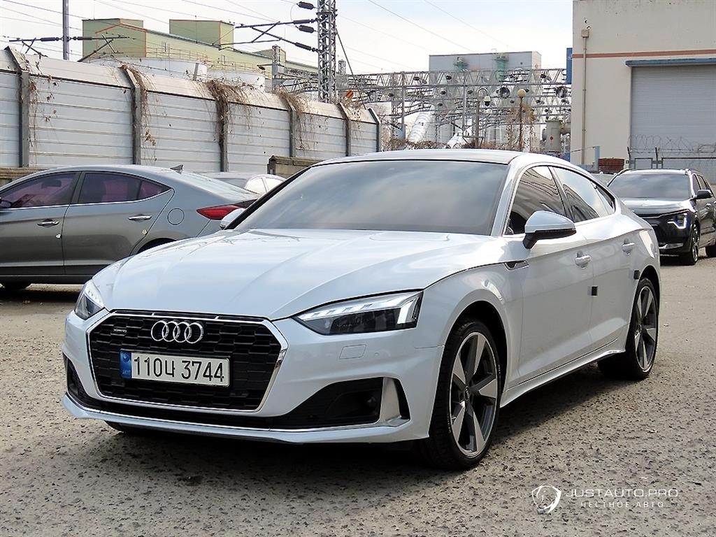 Автомобиль Audi A5