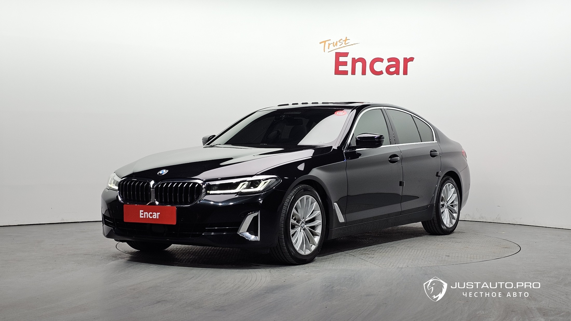 Автомобиль BMW 5-Series