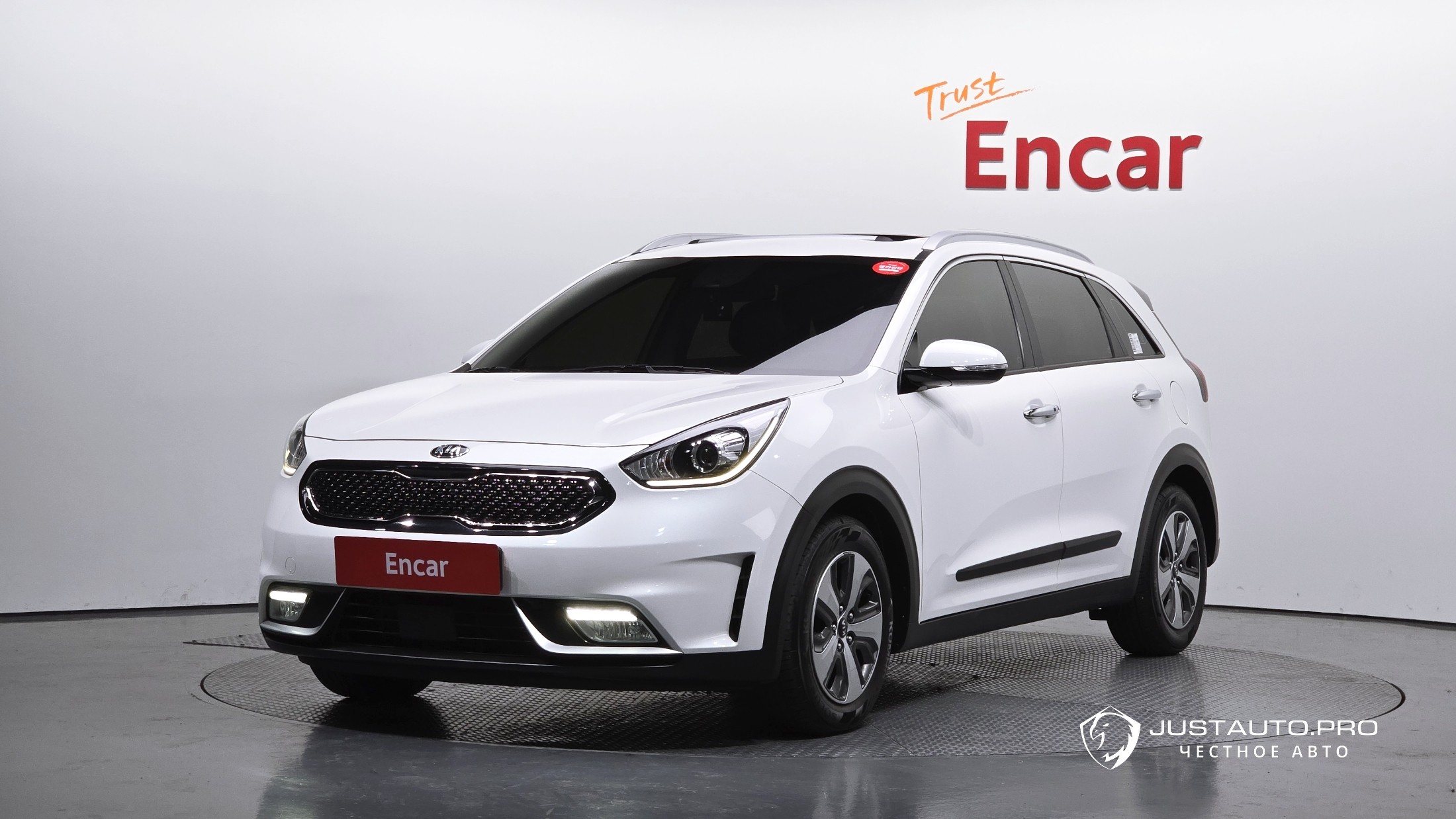 Автомобиль Kia Niro