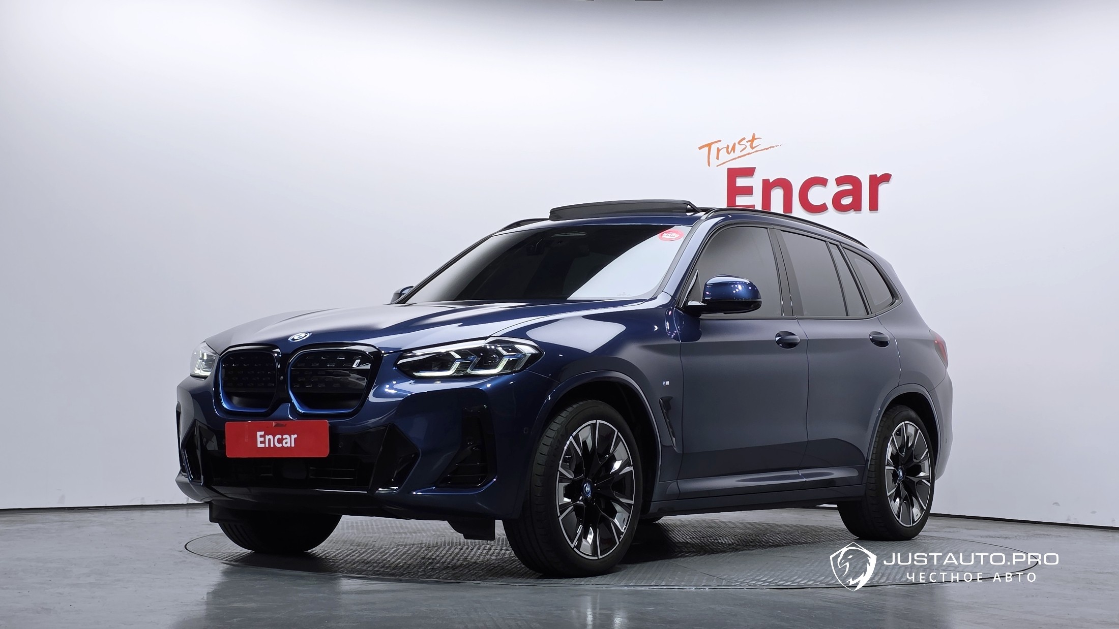 Автомобиль BMW iX3