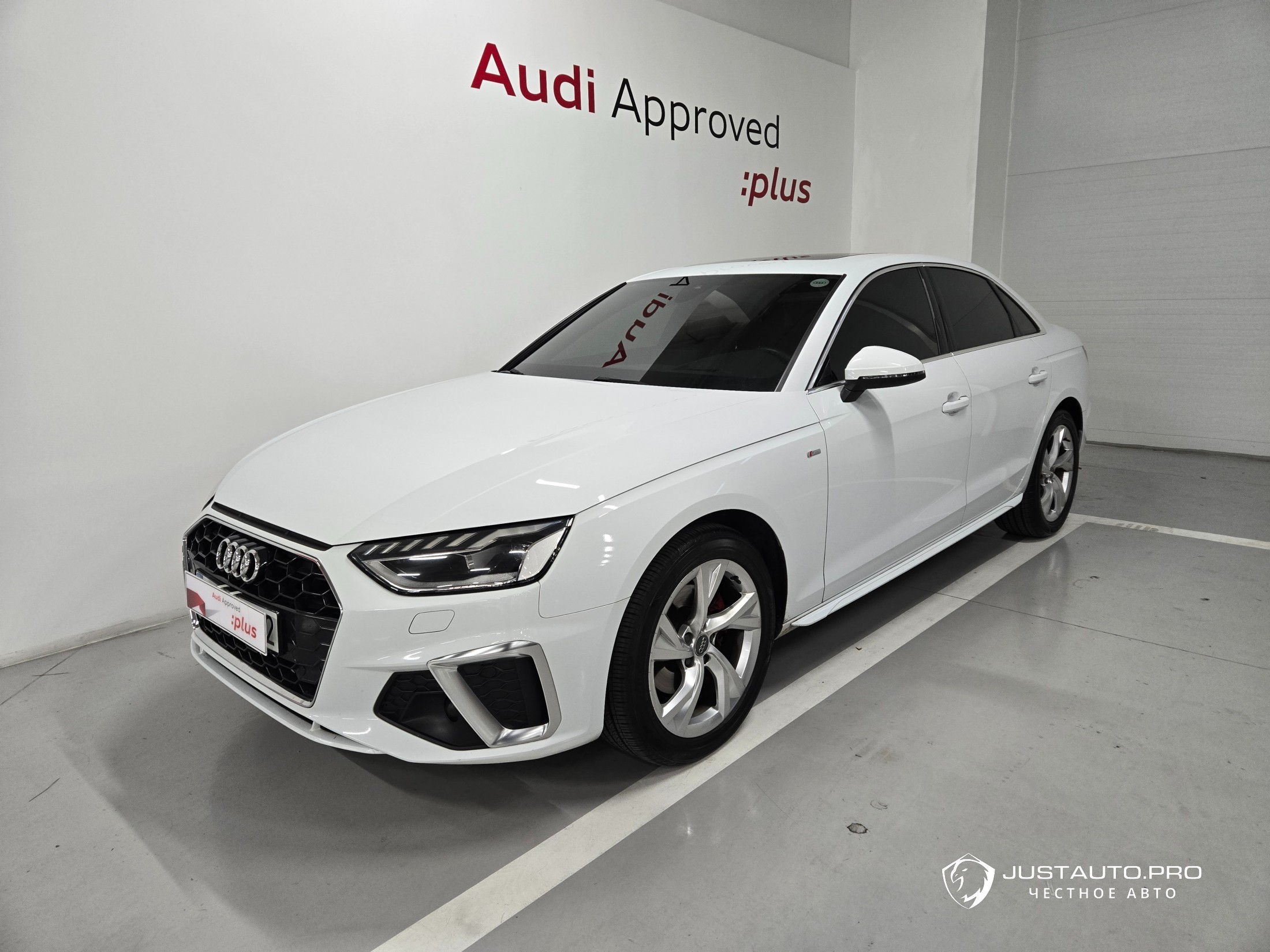 Автомобиль Audi A4