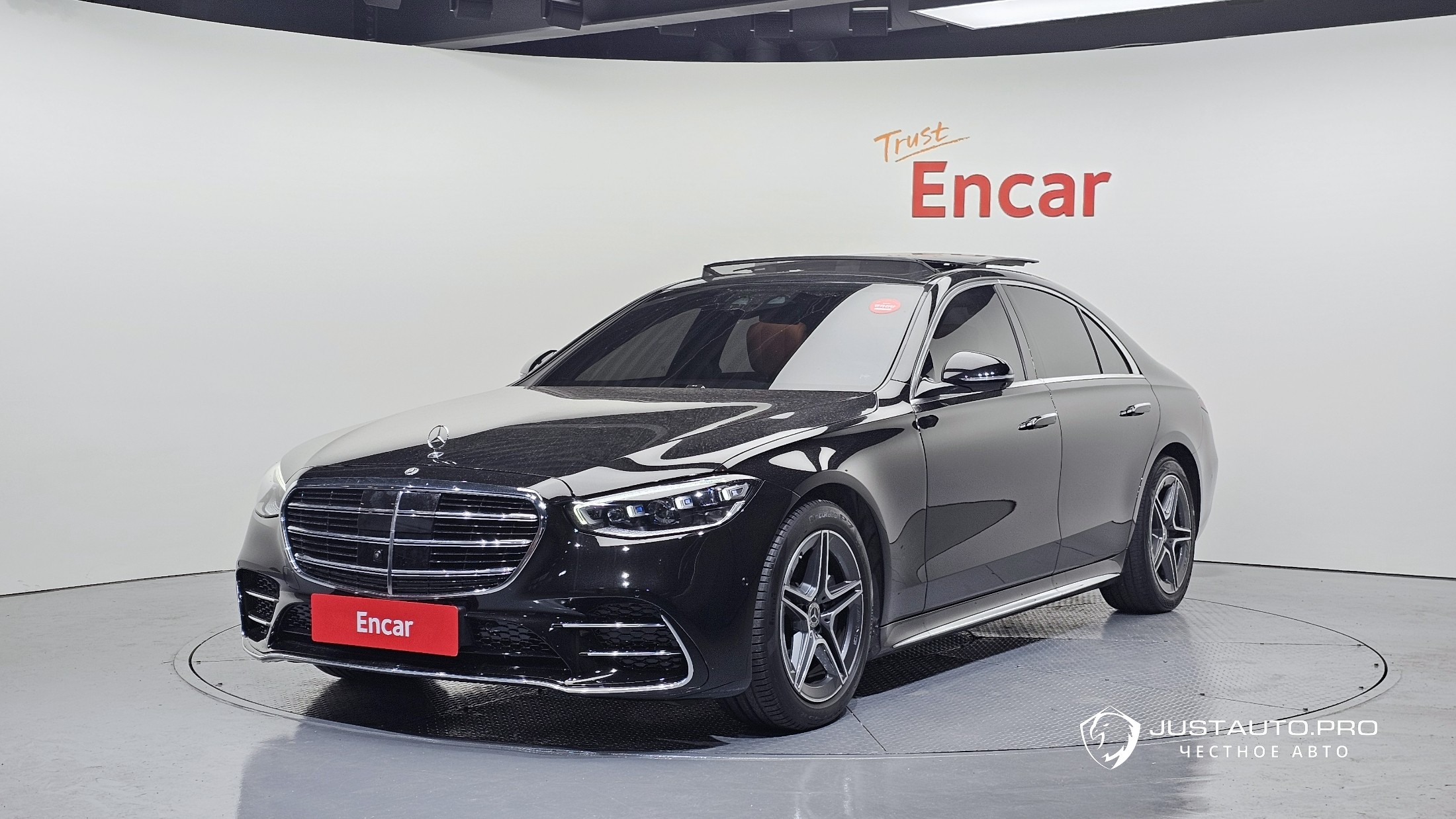Автомобиль Mercedes-Benz S-Class