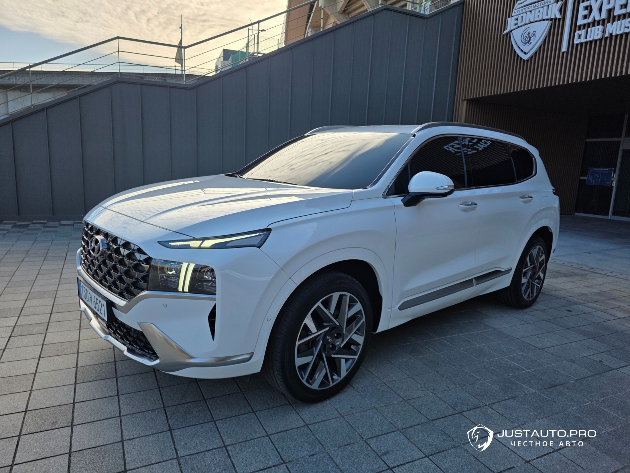 Автомобиль Hyundai Santafe