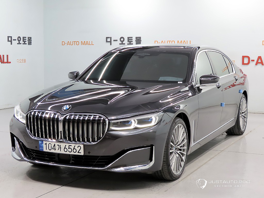 Автомобиль BMW 7-Series