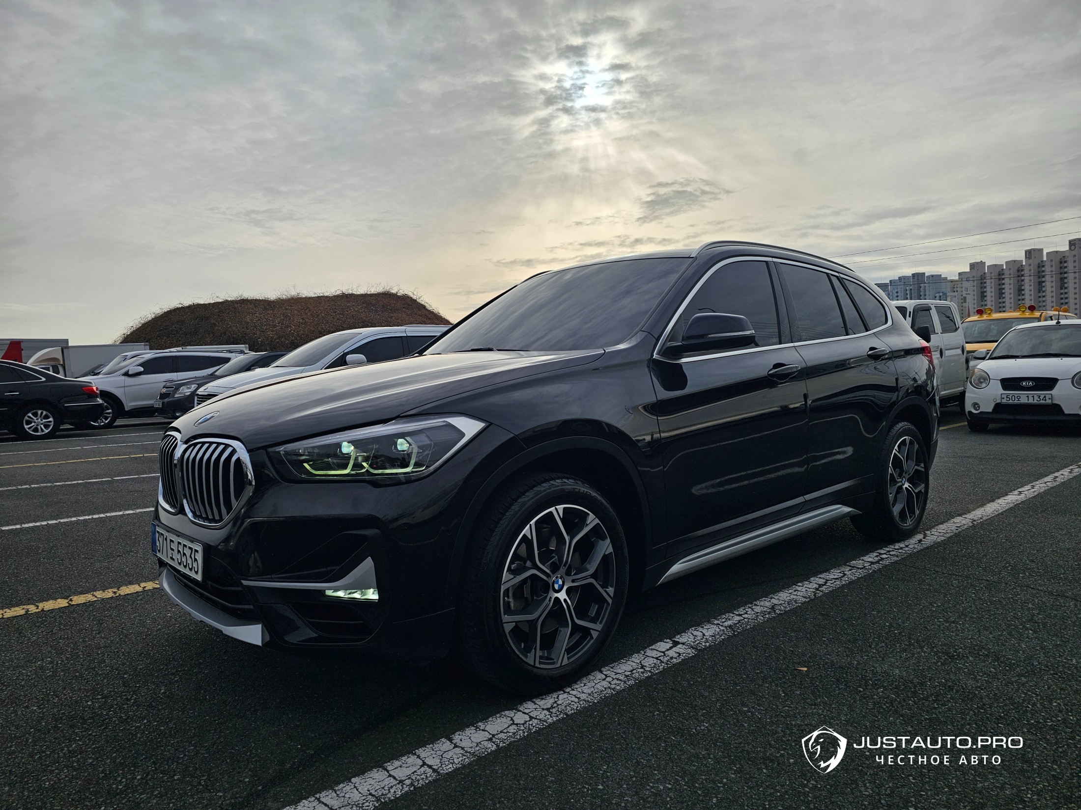 Автомобиль BMW X1