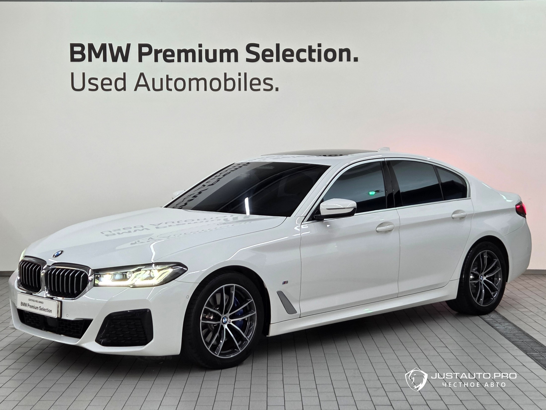 Автомобиль BMW 5-Series