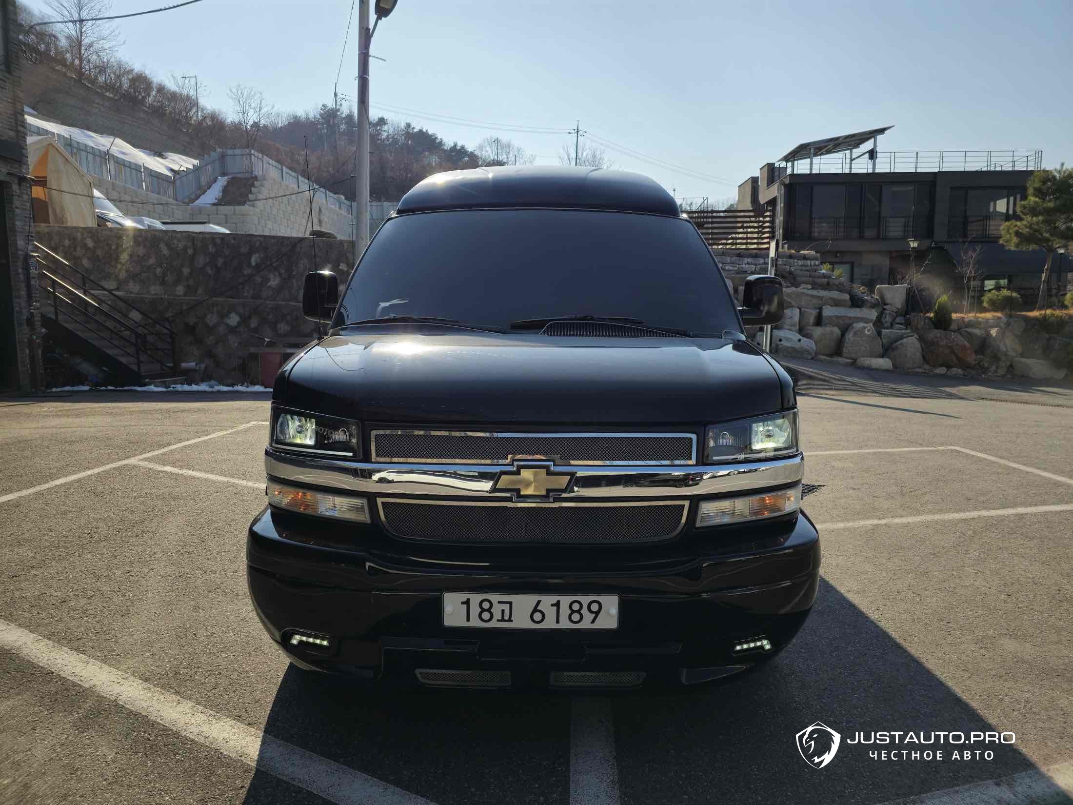 Автомобиль Chevrolet Express Van