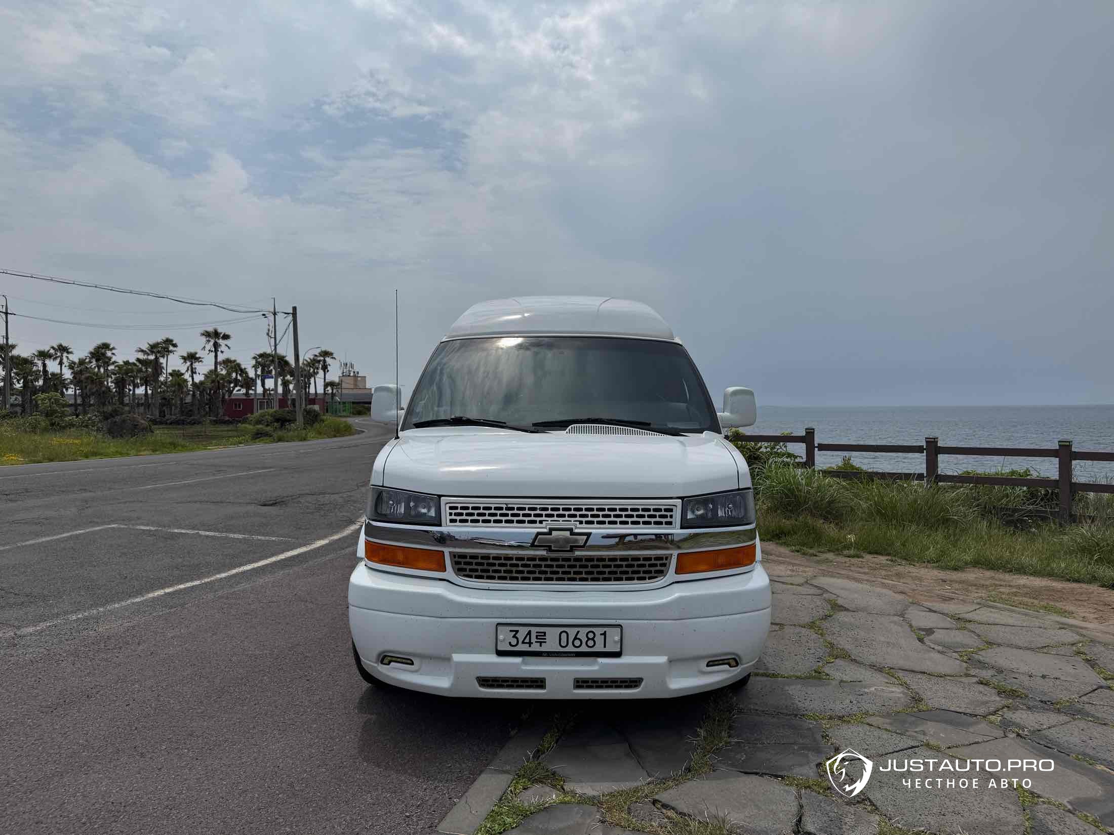 Автомобиль Chevrolet Express Van