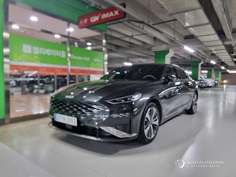 Автомобиль Kia K8