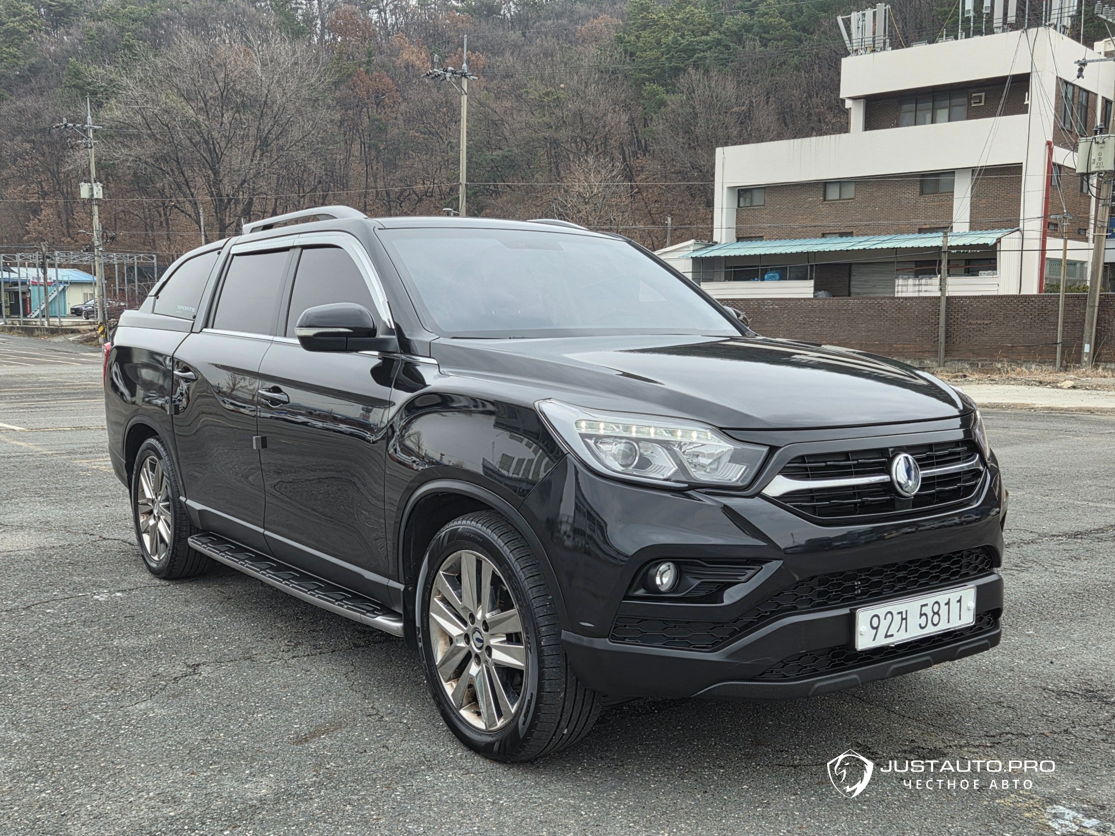 Автомобиль KG_Mobility_Ssangyong Rexton