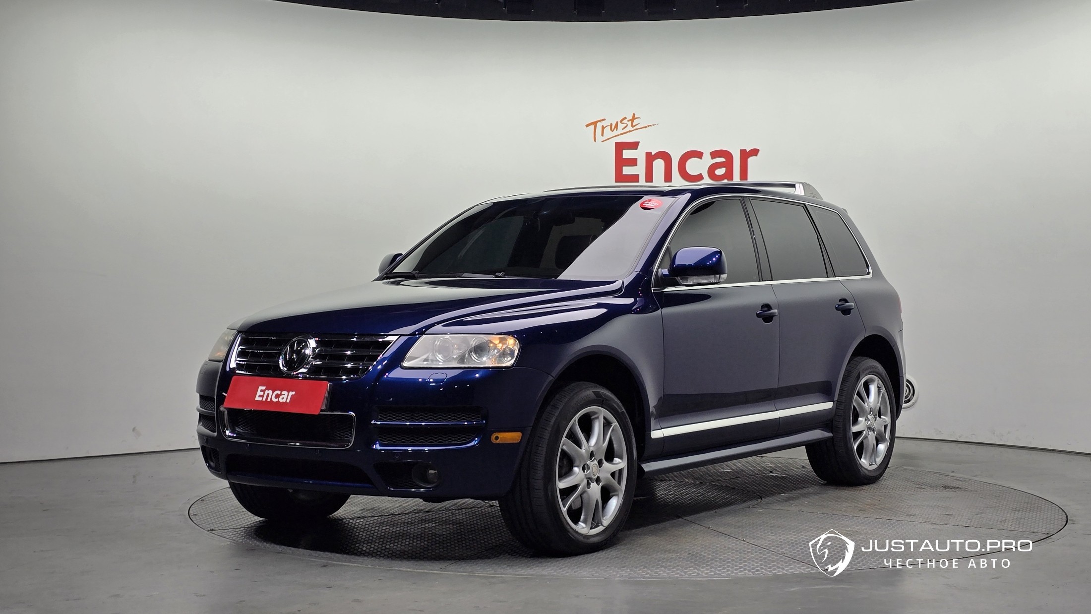 Автомобиль Volkswagen Touareg