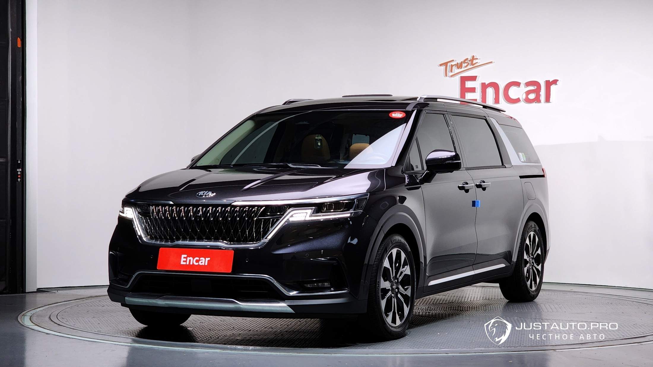 Автомобиль Kia Canival